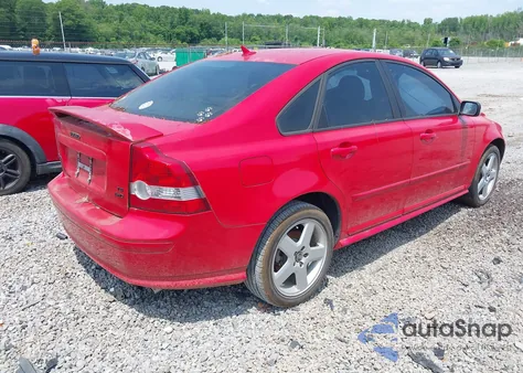 2005 Volvo S40 T5 Awd from USA, damaged, VIN YV1MH682652075181